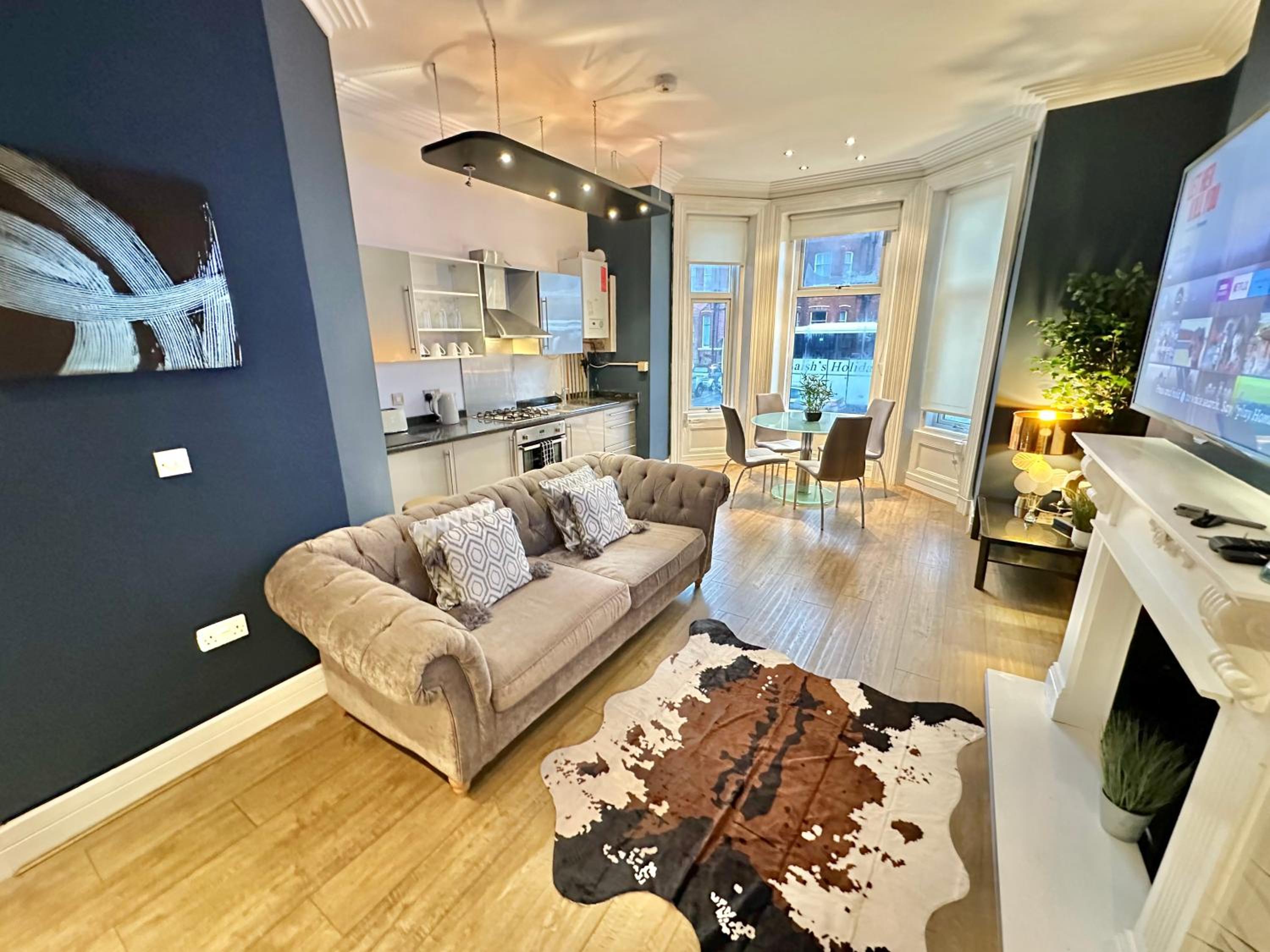 Cliff Top Retreat - Short Stroll to Town and Beach