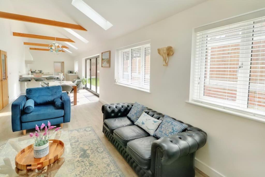 Rare Luxury Holiday Home with Hot-Tub view 3