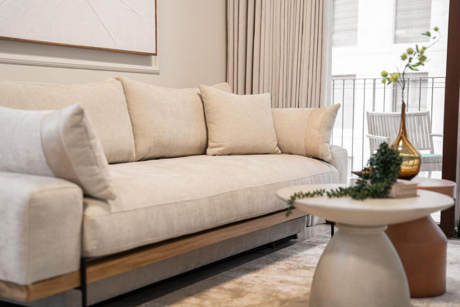 Top Location - Luxury 4 people view 4