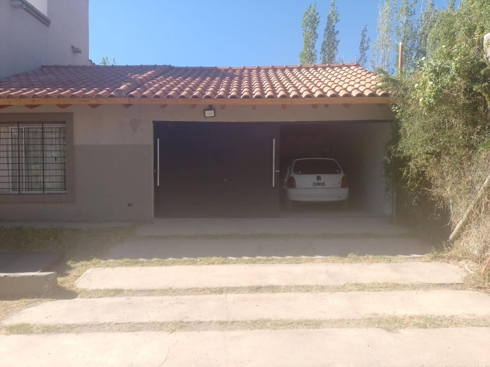Casa amplia con pileta 9 personas