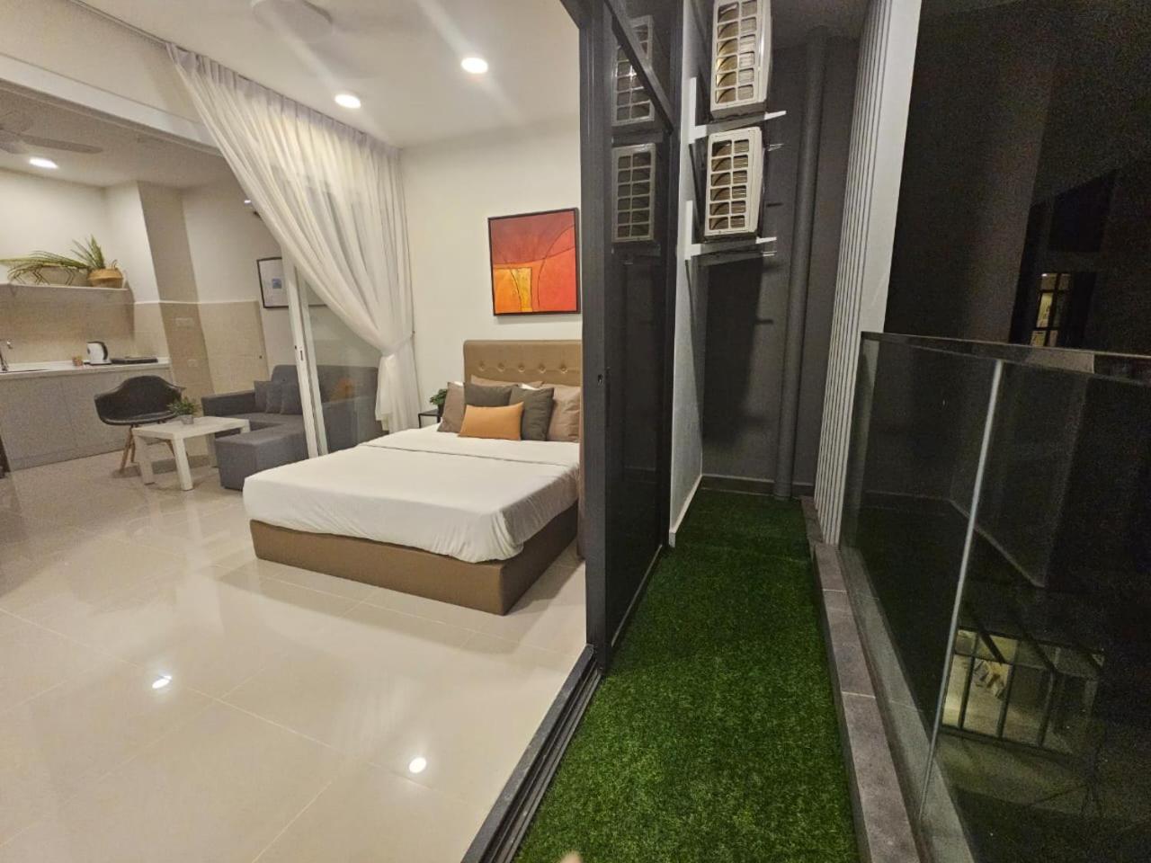 Impiana Suite Pool and Sea View photo 5