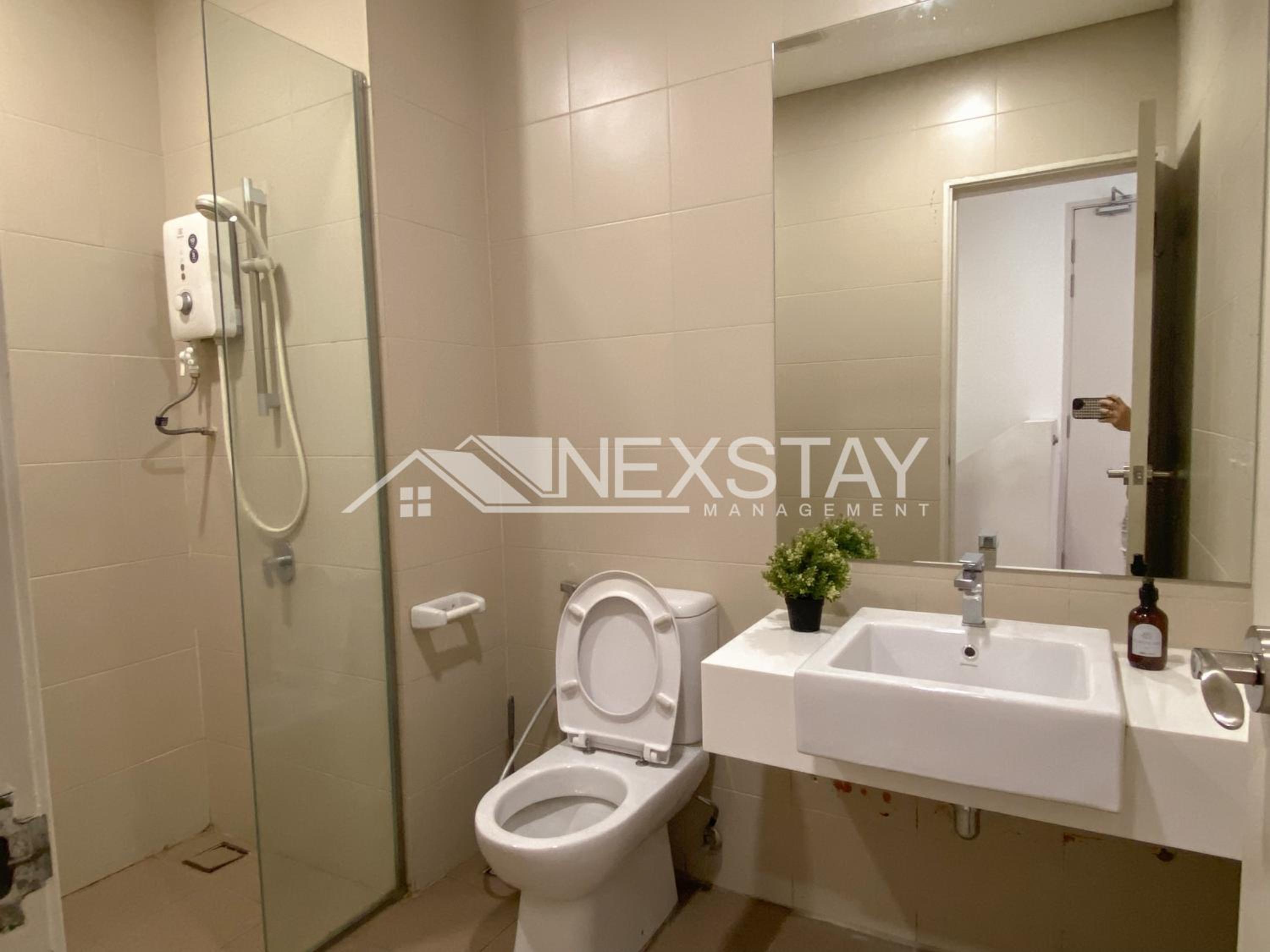 Cozy i-City Duplex Getaway by Nexstay photo 2