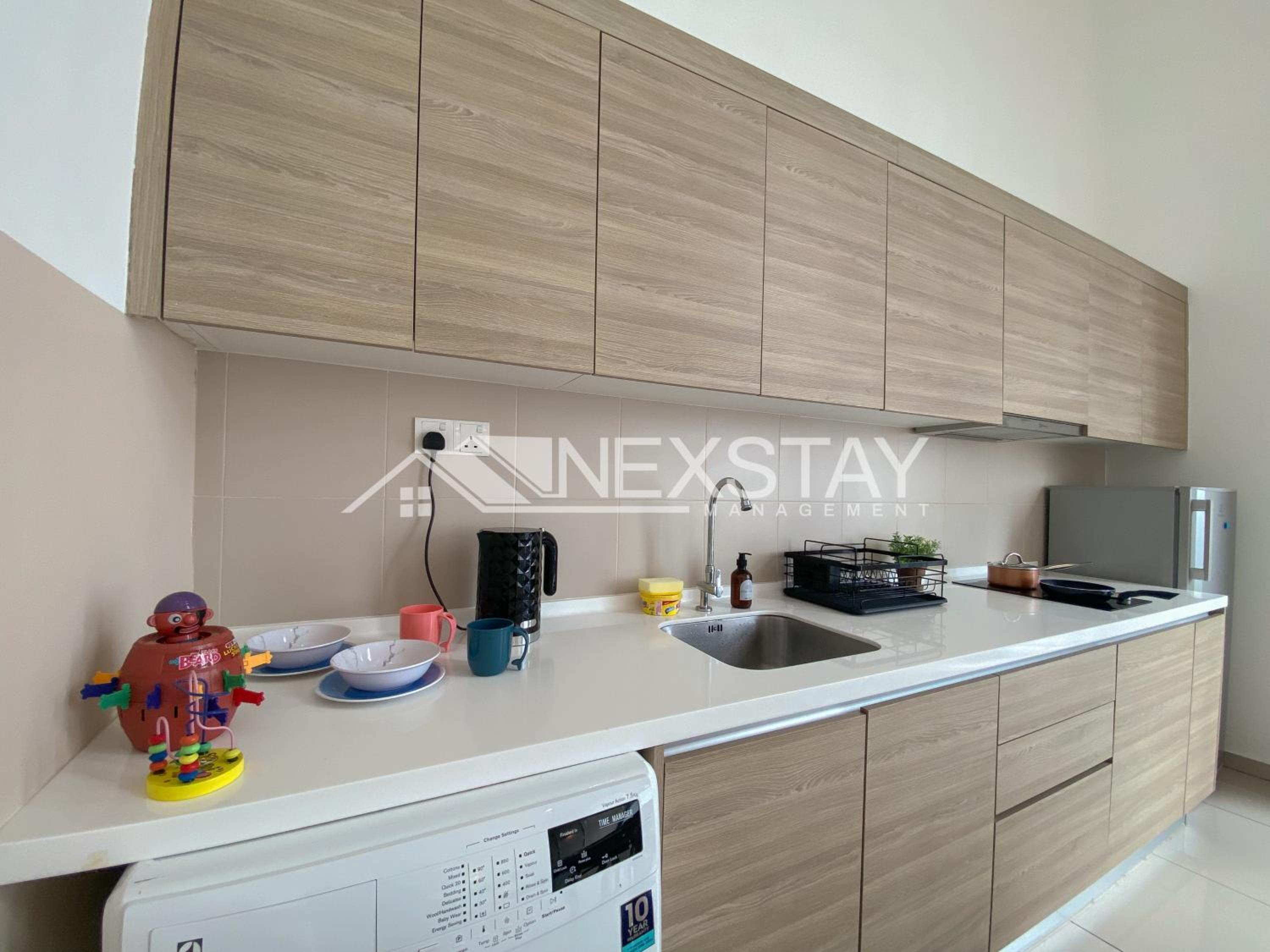 Cozy i-City Duplex Getaway by Nexstay photo 4