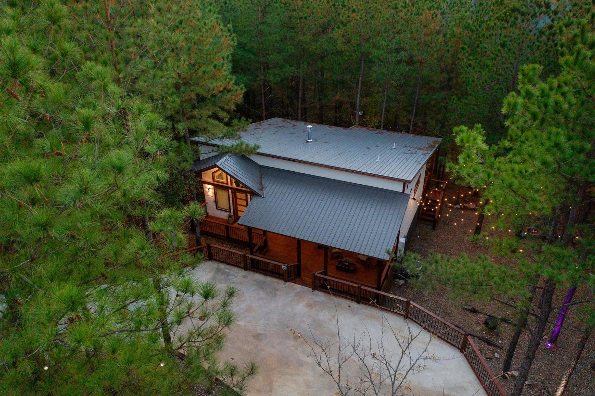 Hotel Cozy Cabin Perfect for Couples - Image 1