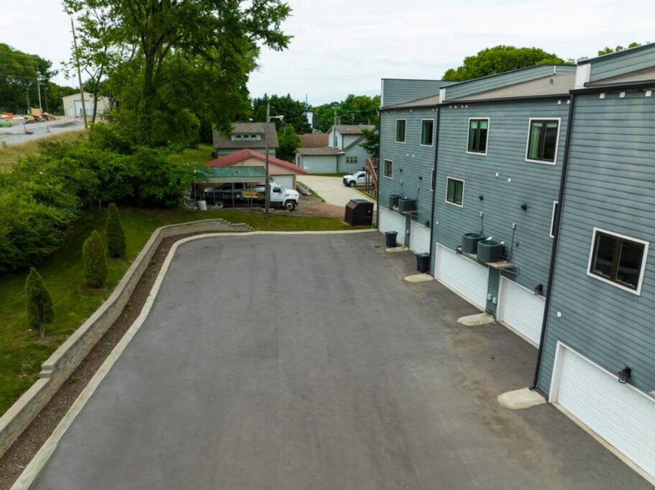 WeHo Nashville Home, Geodis Park, Mini-Golf, Arcade, 10min to Downtown! Sleeps 10! view 4
