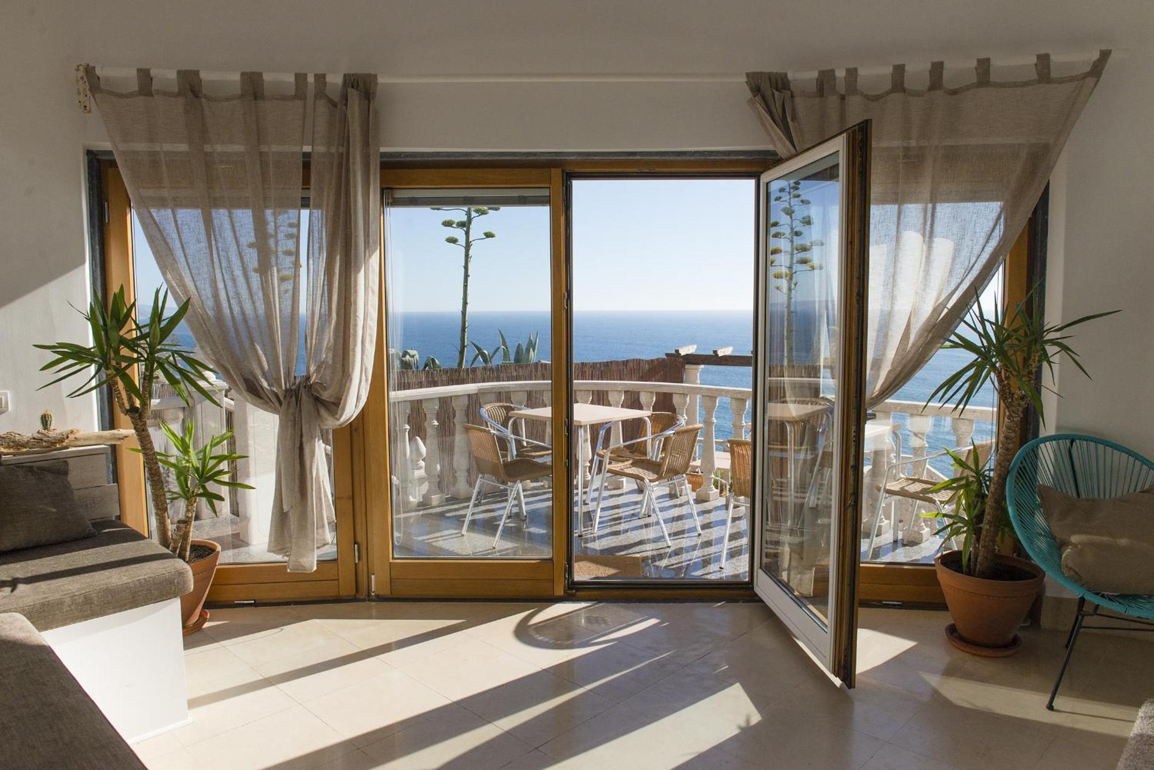 Laneez Ericeira Surf House