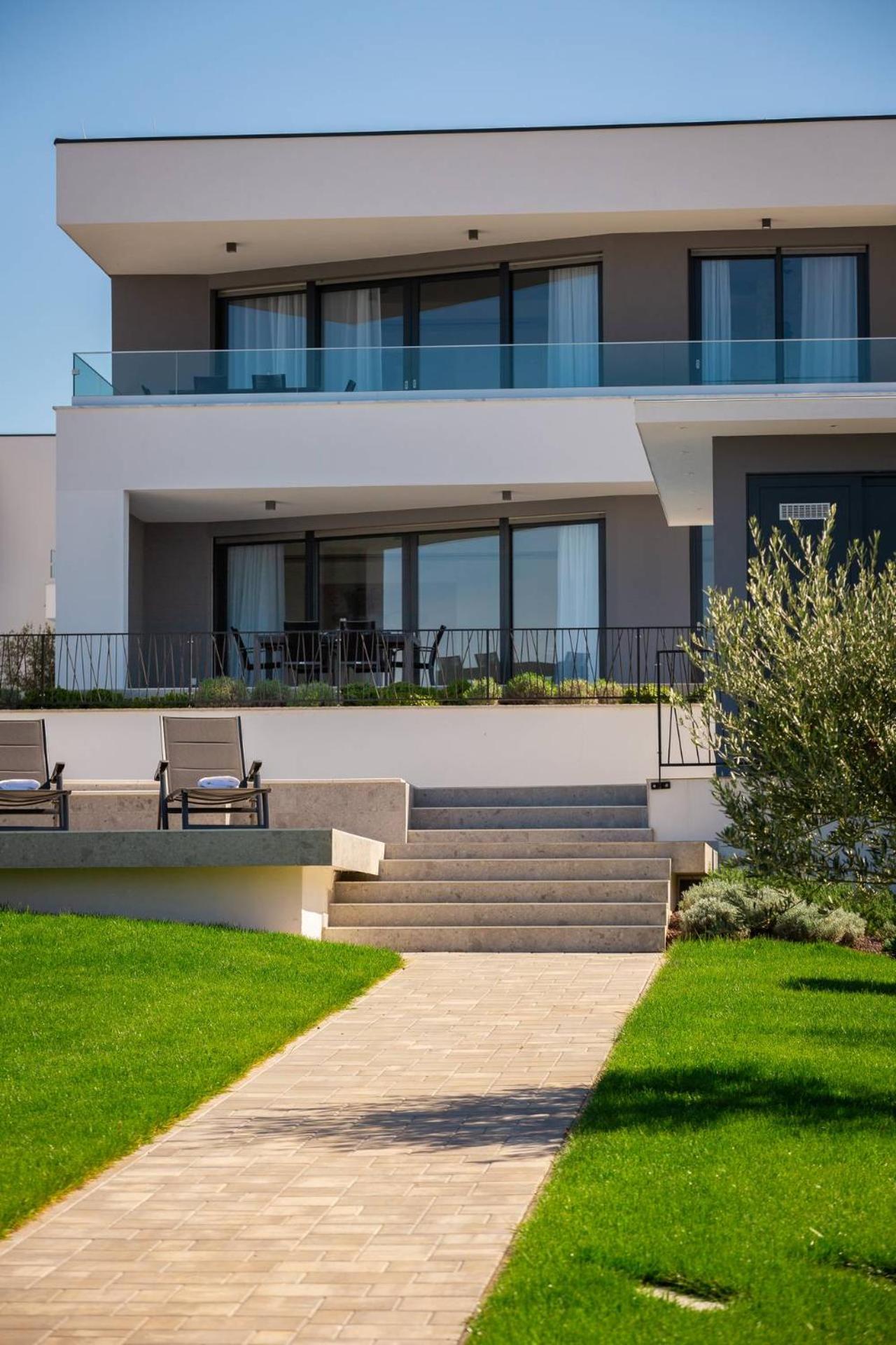 HADRIE LUXURY RESORT AND VILLAS ROVA c