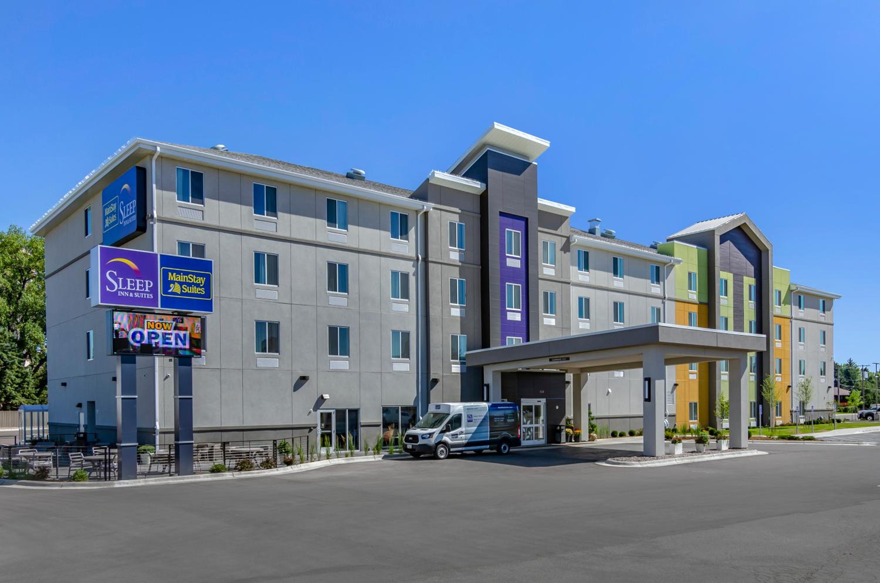 Hotel Sleep Inn & Suites Great Falls Airport - Image 1