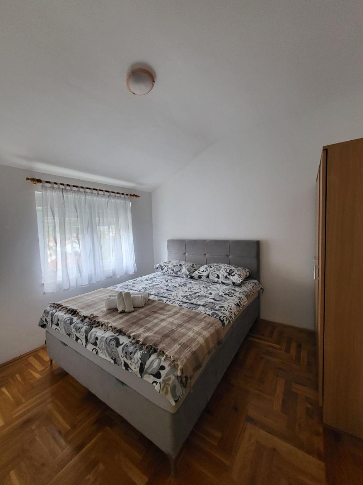 Apartman DIS