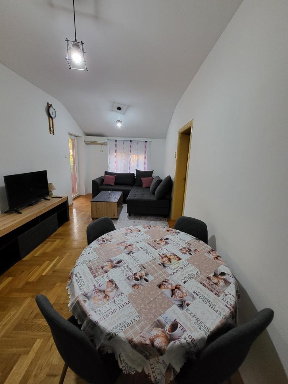 Apartman DIS