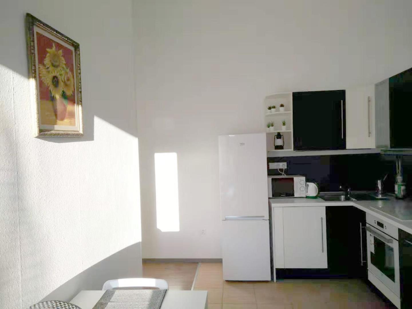 E34