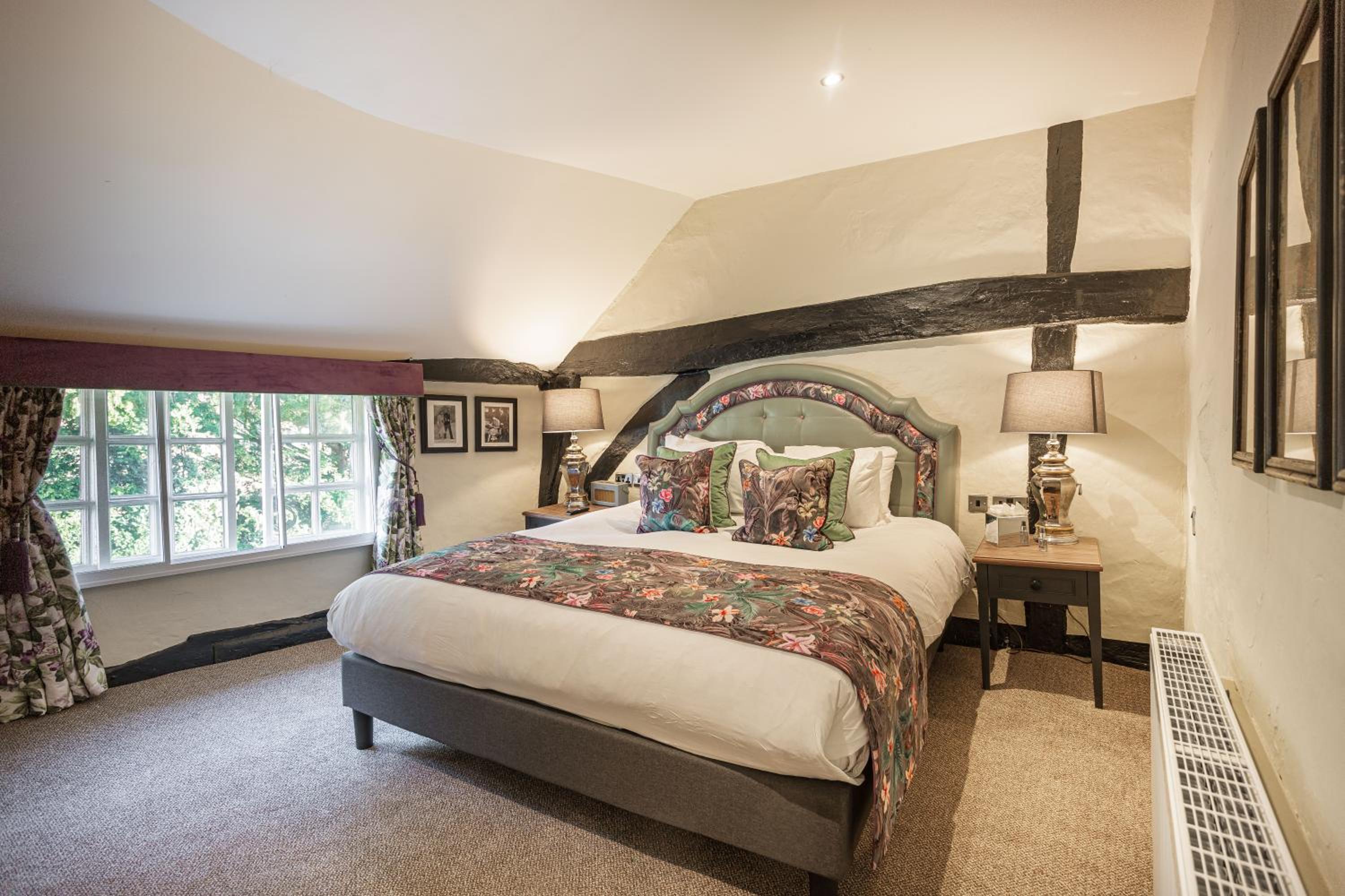 The George Hotel, Dorchester-on-Thames, Oxfordshire - The Coaching Inn Group view 4