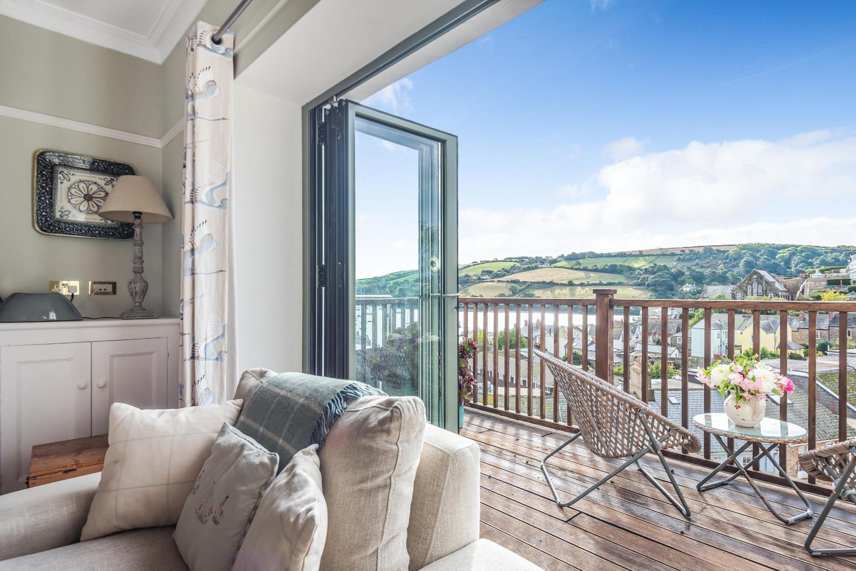 Dorset House, Salcombe, with Free Parking