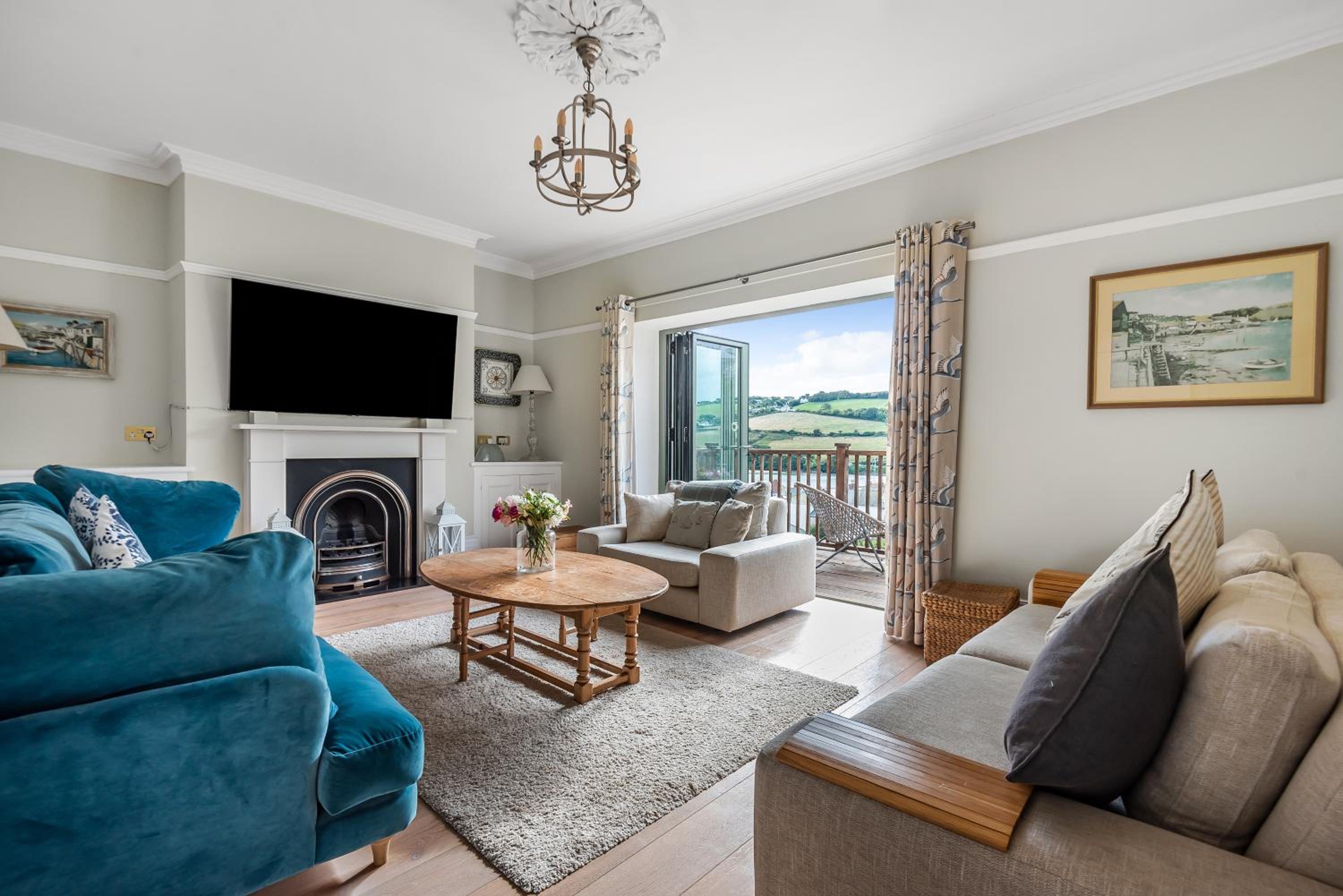 Dorset House, Salcombe, with Free Parking