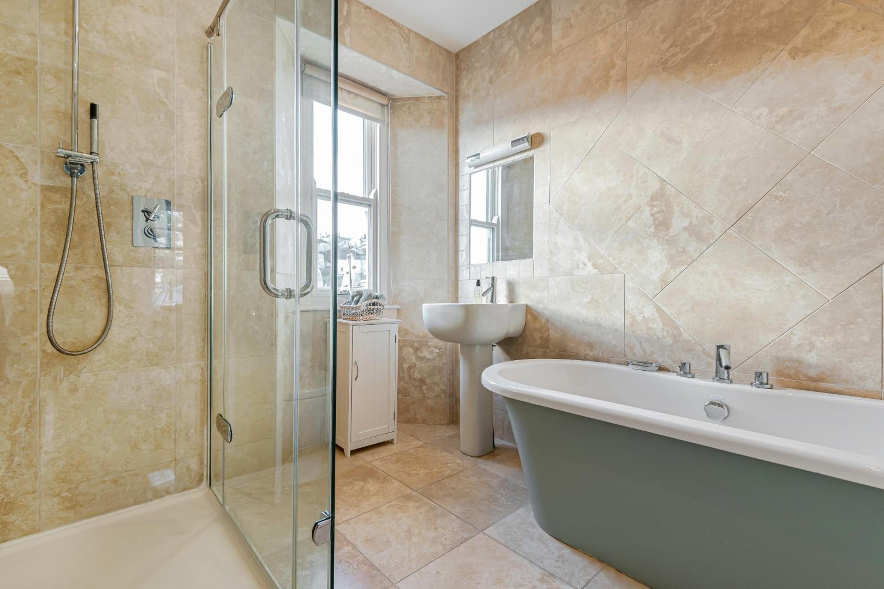 Dorset House, Salcombe, with Free Parking