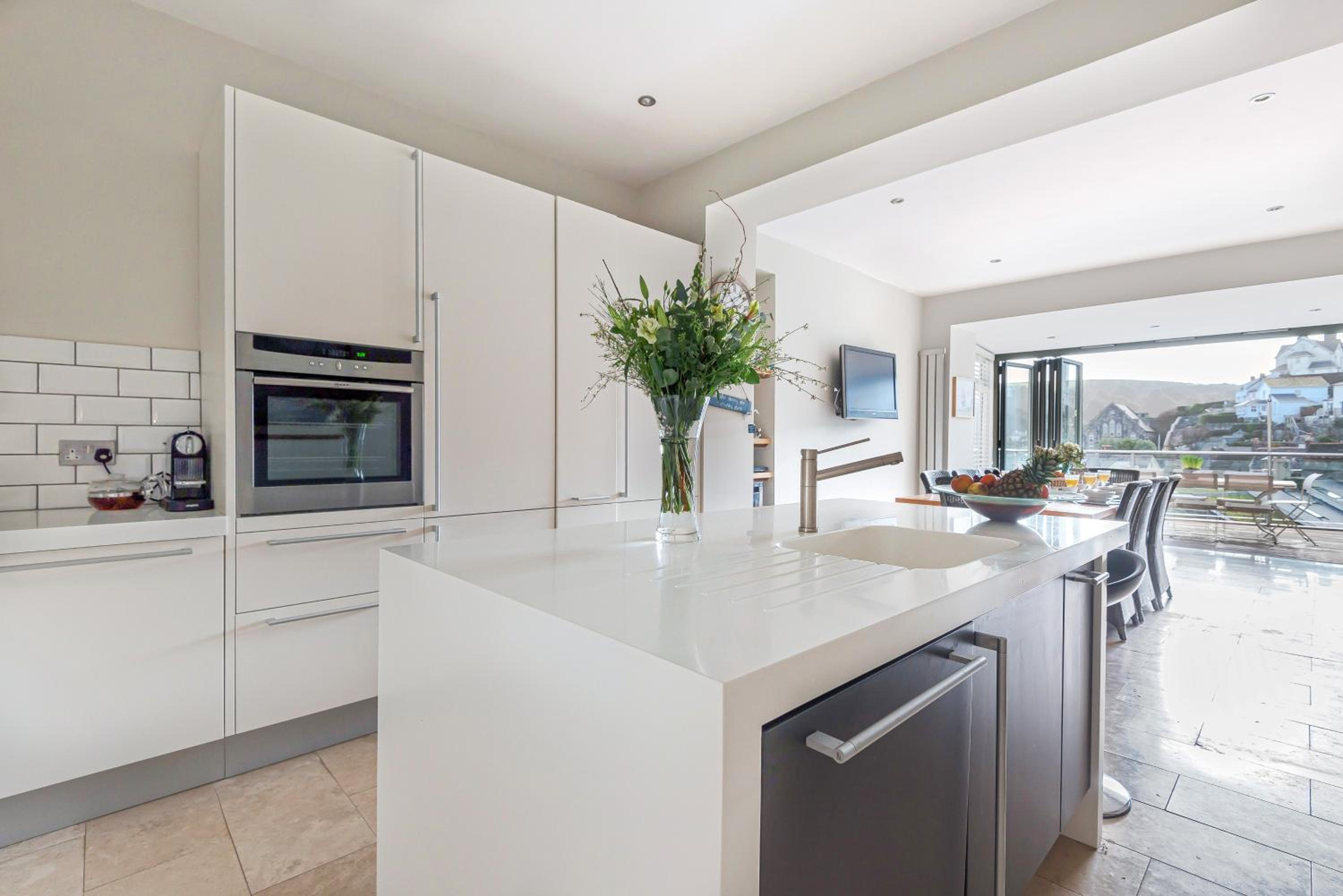 Dorset House, Salcombe, with Free Parking