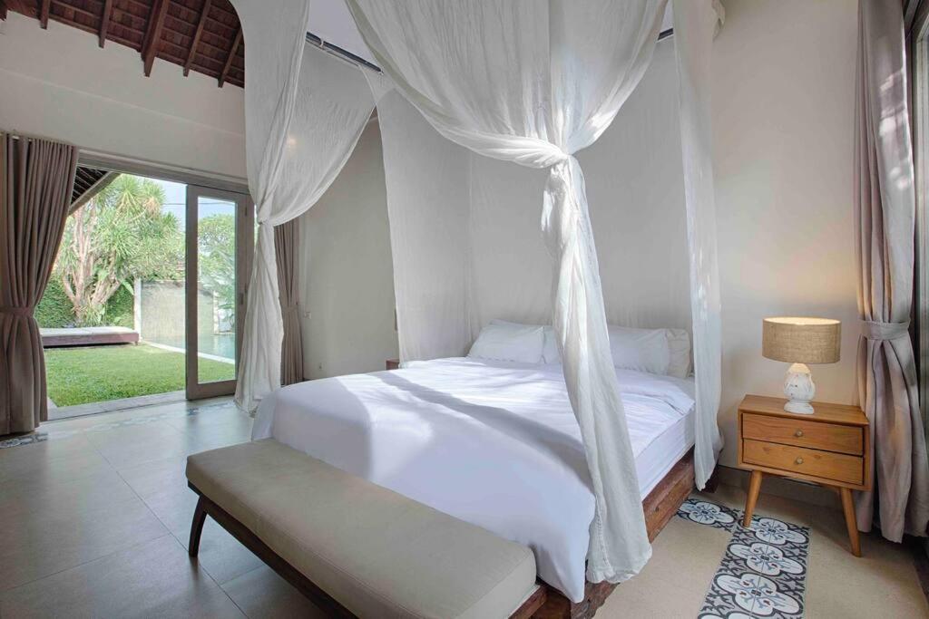 Villa Tilu-spacious and serene 3 bedroom villa in Canggu view 4