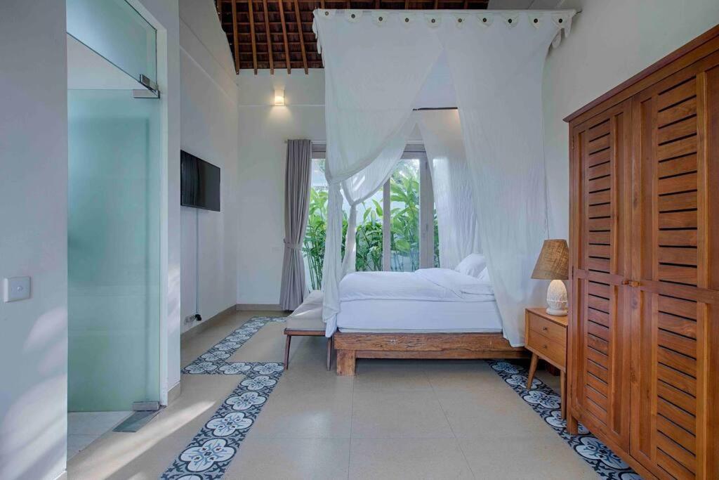 Villa Tilu-spacious and serene 3 bedroom villa in Canggu view 5