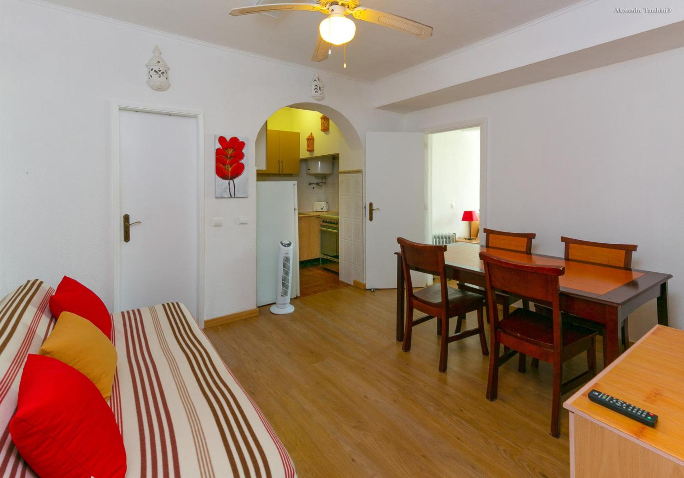 A12 - Praia da Luz Center Apartment view 4
