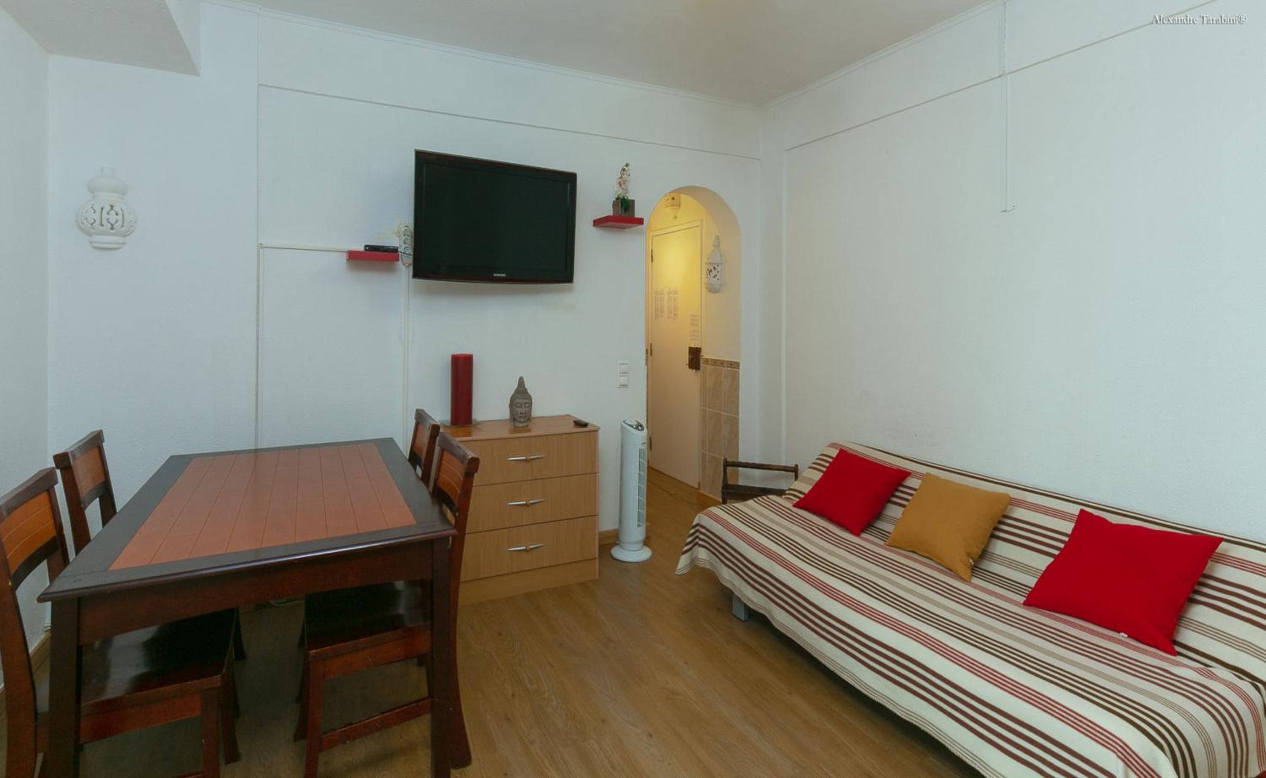 A12 - Praia da Luz Center Apartment view 5