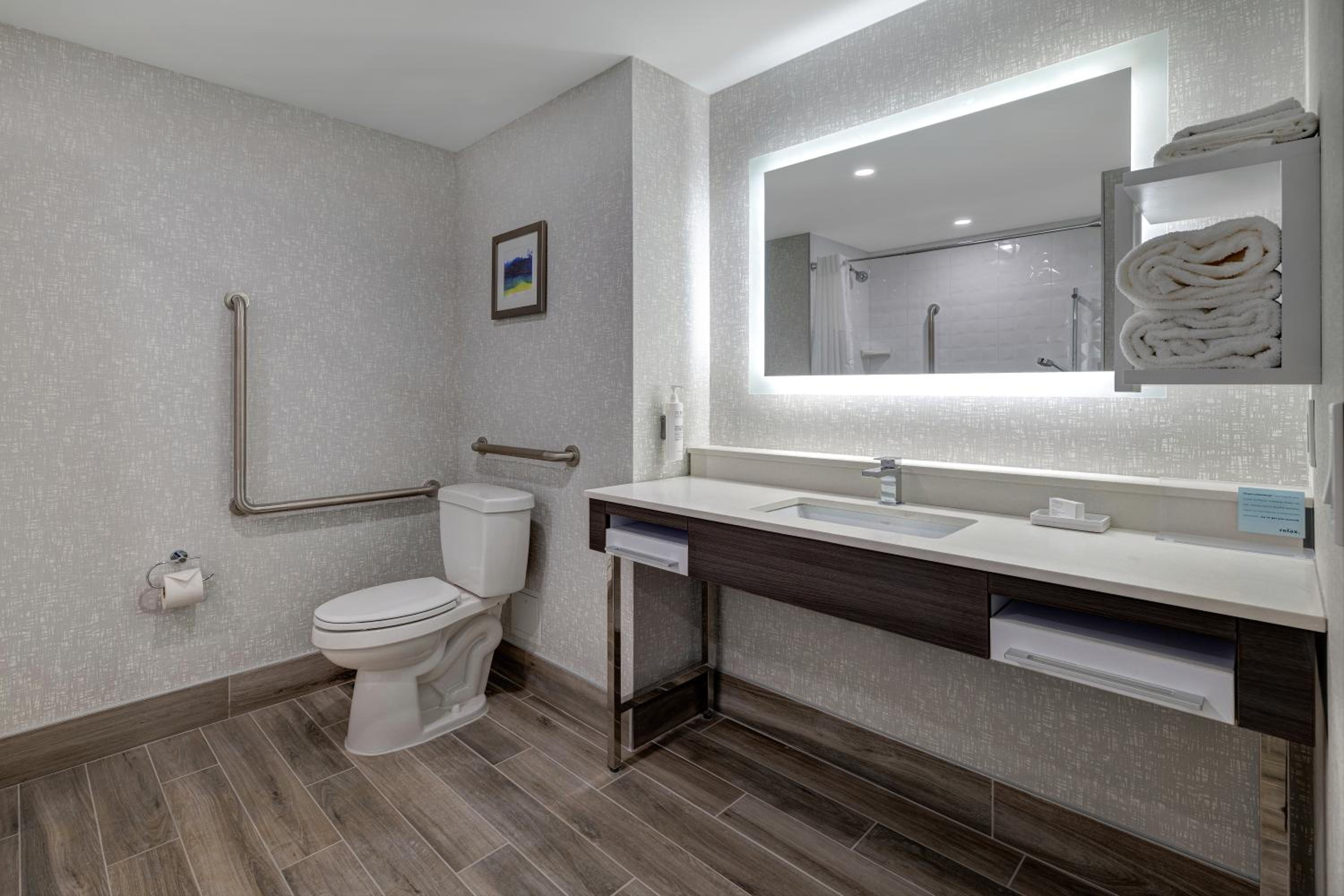 Hampton Inn  Suites Burlington, Ontario, Canada - Property Image 30