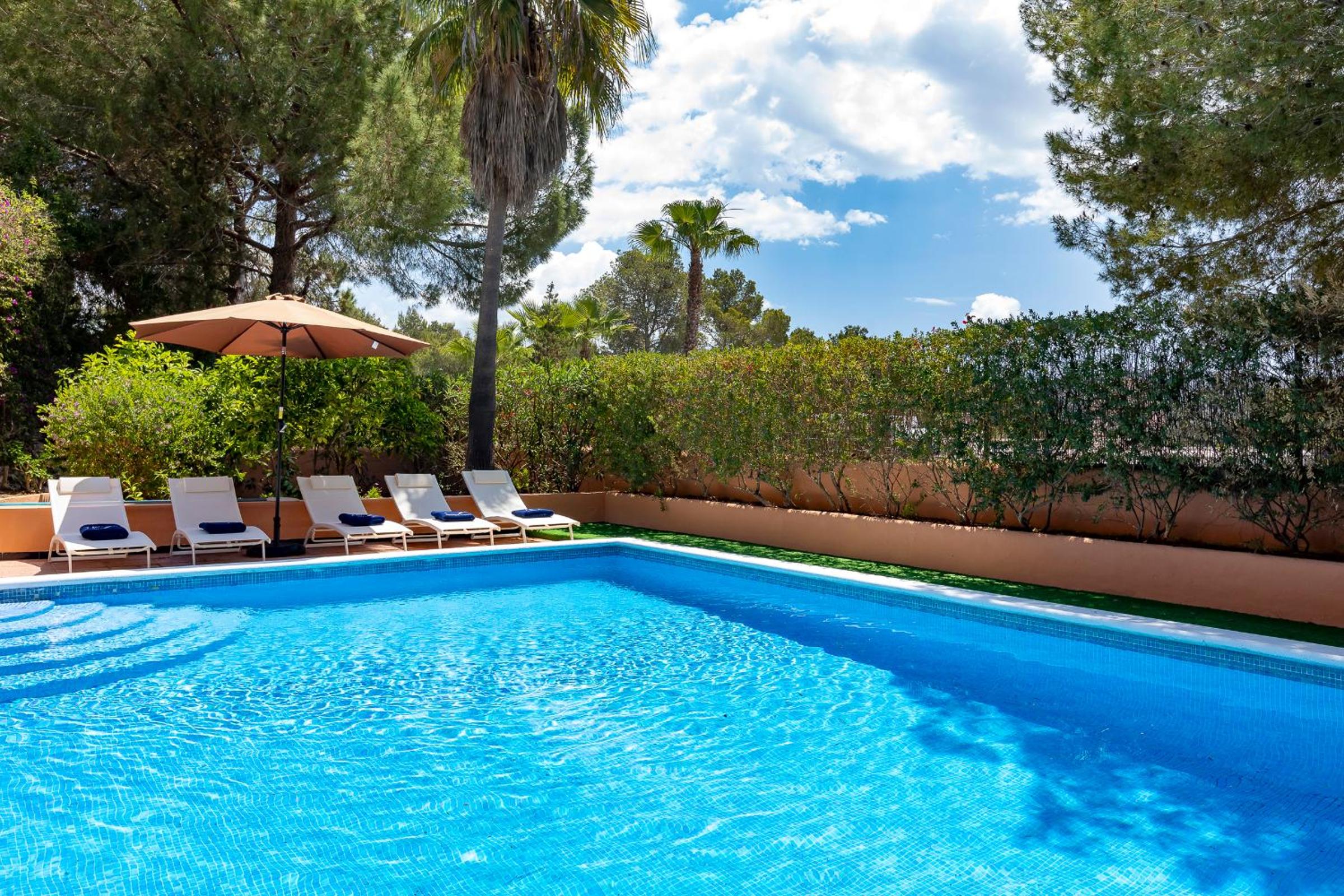 Villa in San Rafael Sleeps 12 view 5