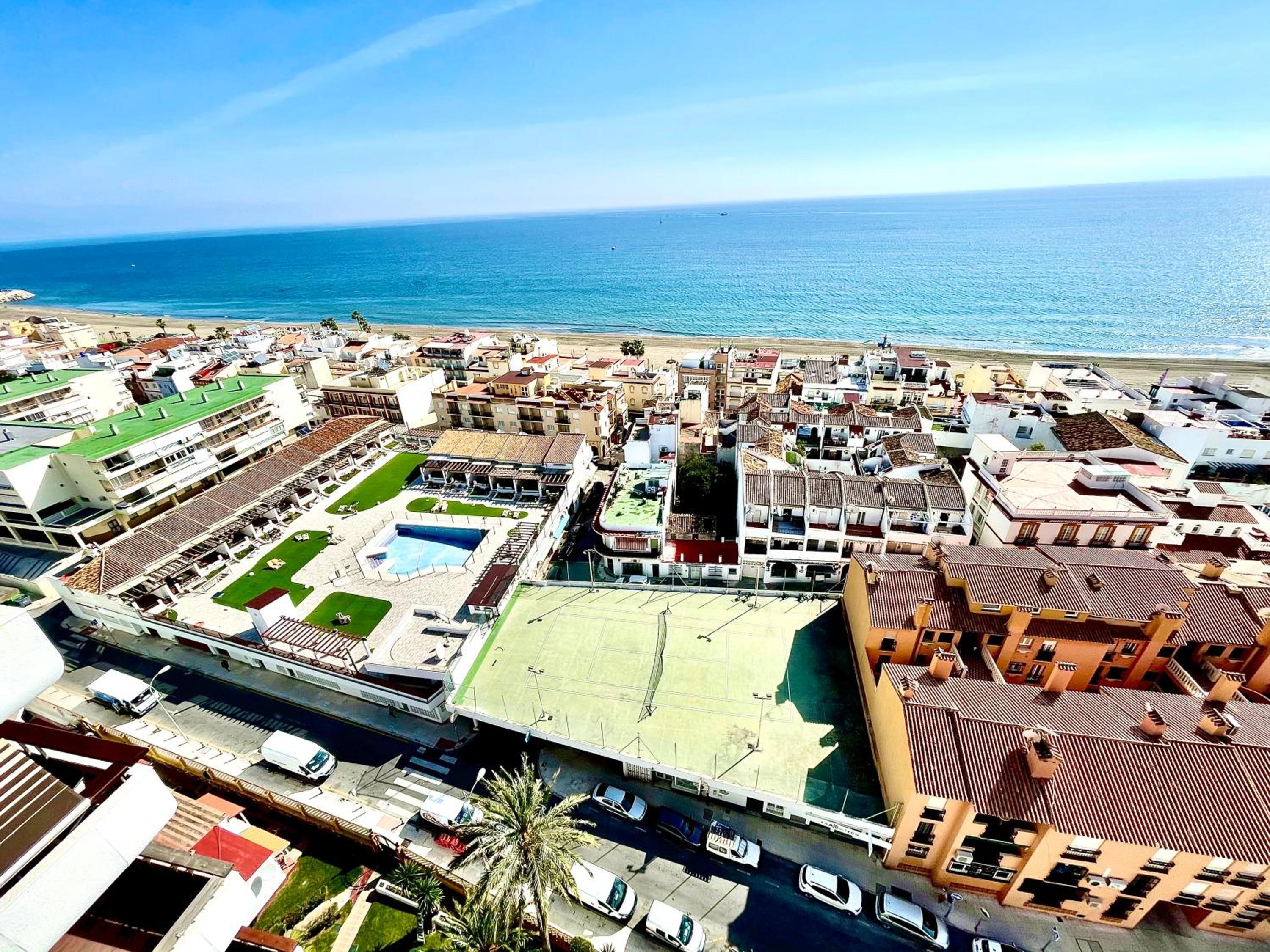 Gorgeous Seaside Apartment in Carihuela view 3