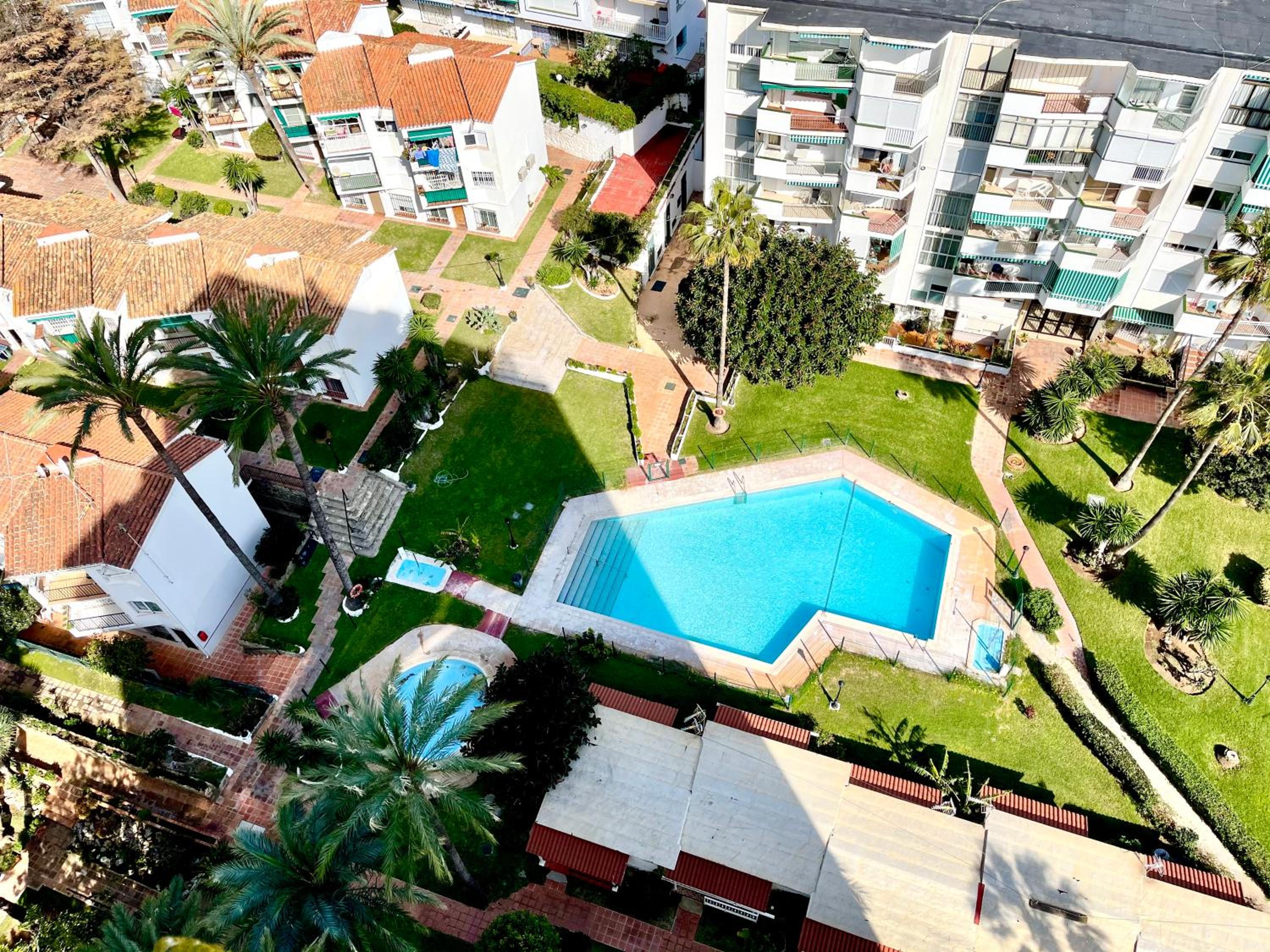Gorgeous Seaside Apartment in Carihuela view 2