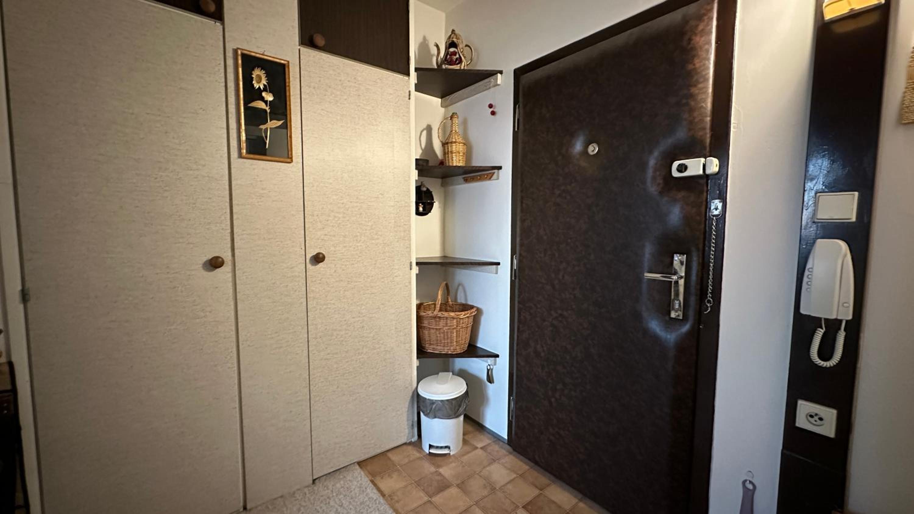 Vintage Apartment