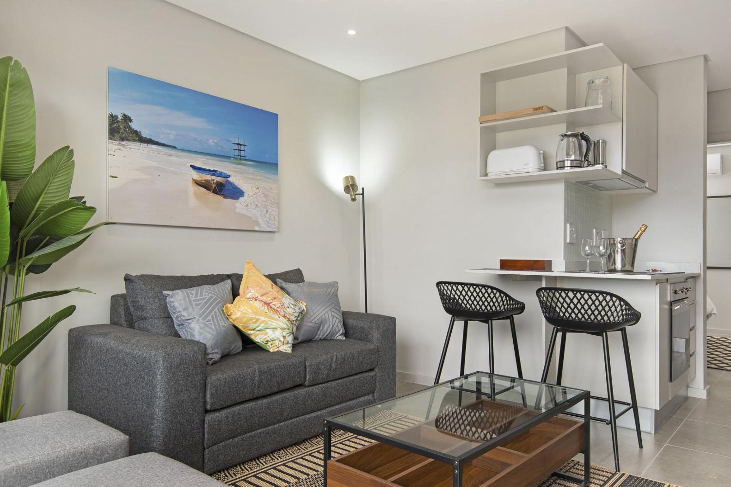 707 at 2SIX2 Florida Road by HostAgents view 3