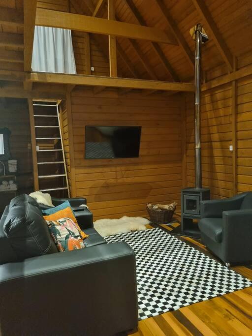Cabana na montanha, com hidro e vista espetacular.