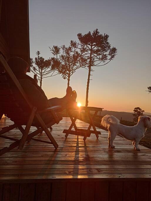 Cabana na montanha, com hidro e vista espetacular.