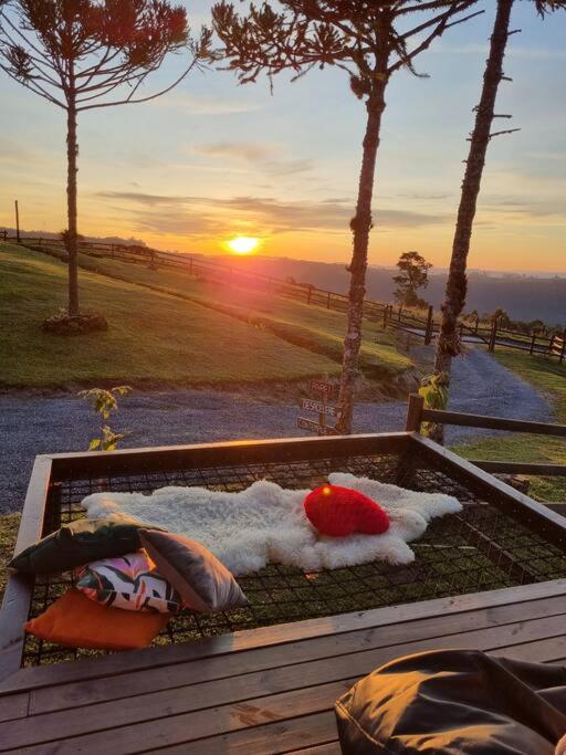 Cabana na montanha, com hidro e vista espetacular.
