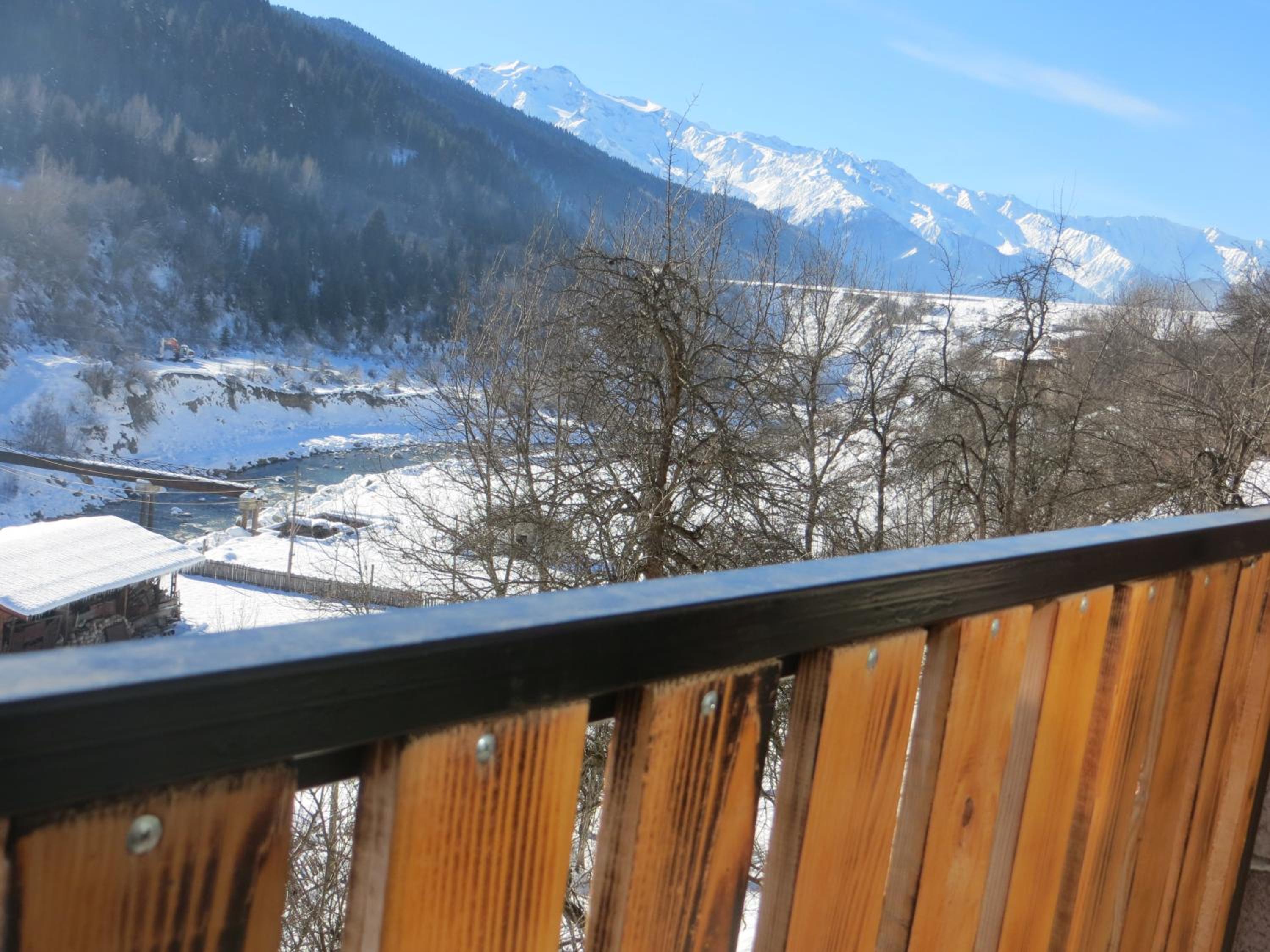 Guesthouse Bacha Lia view 3