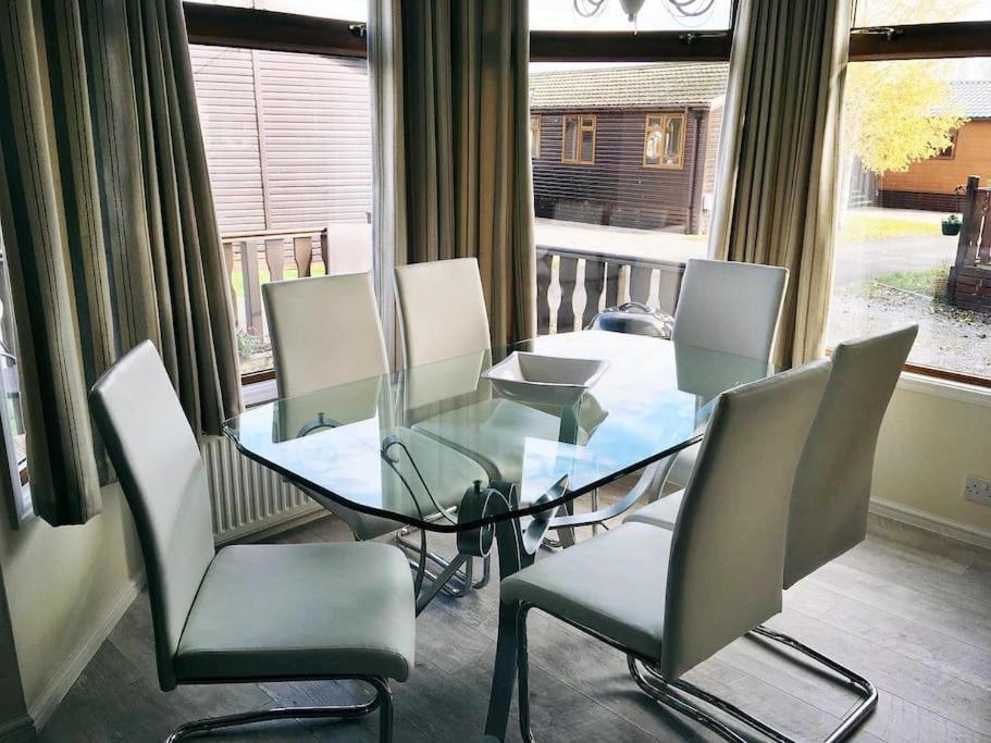 Luxury 3 bedroom lodge with free in lodge wifi