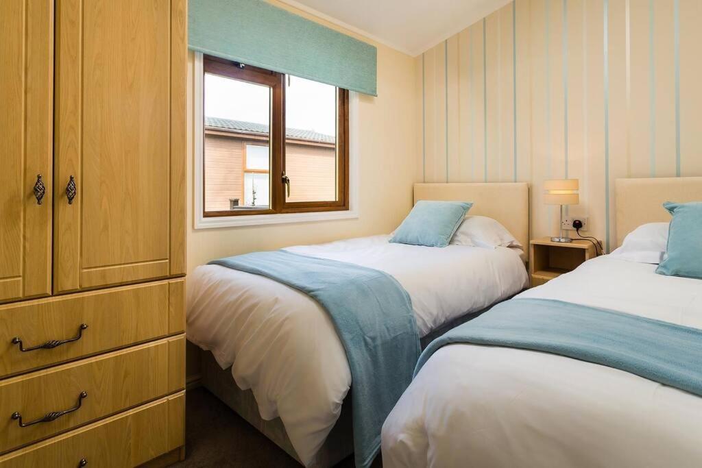 Luxury 3 bedroom lodge with free in lodge wifi