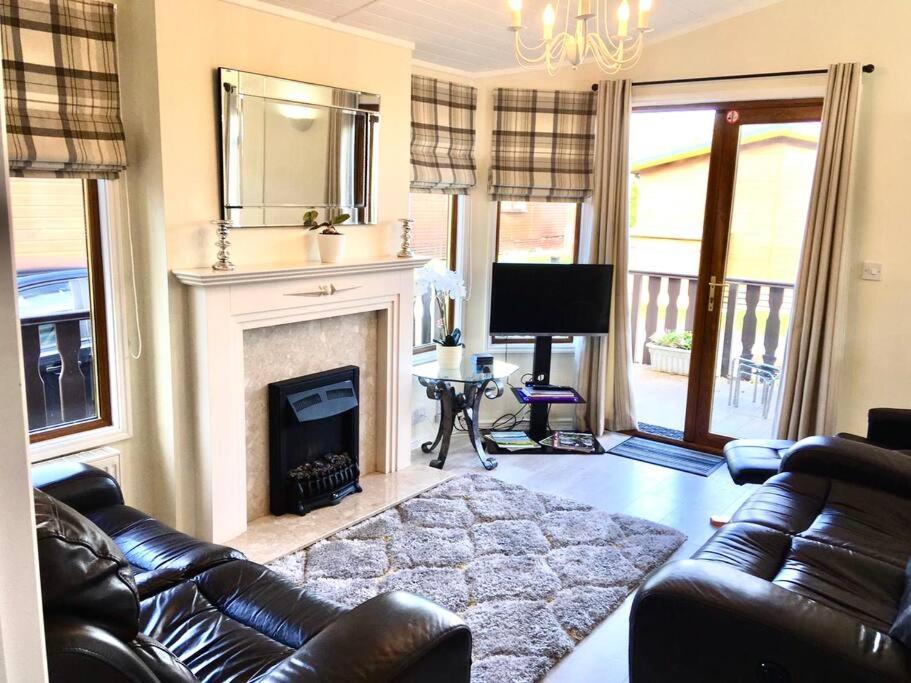 Luxury 3 bedroom lodge with free in lodge wifi