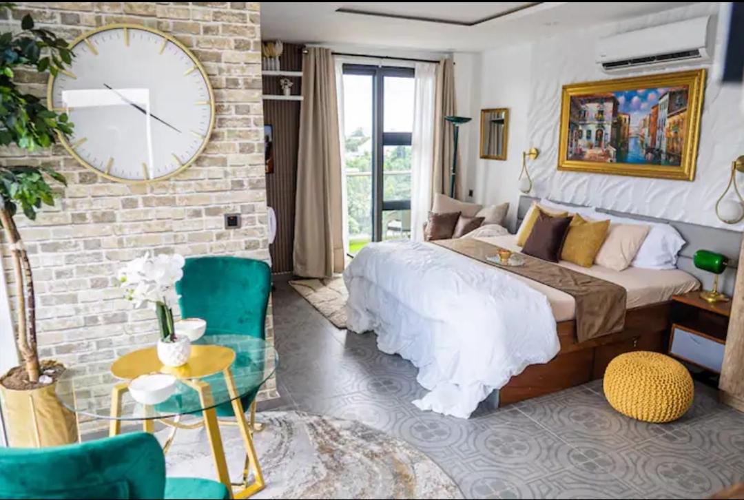 Ultimate Luxury Park Apartment