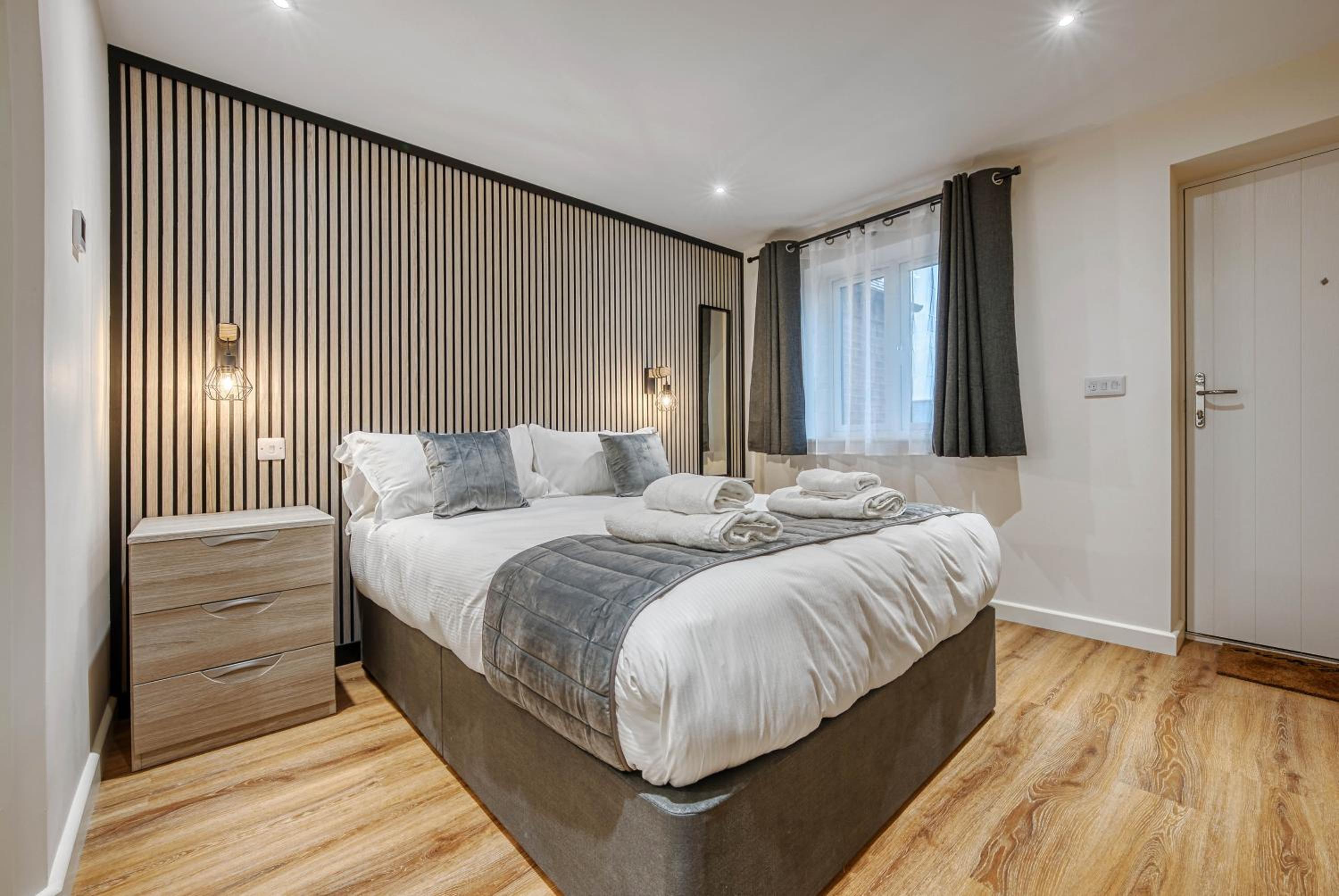Luxury Studio Rooms - Stockton - Pet Friendly - Wifi view 3