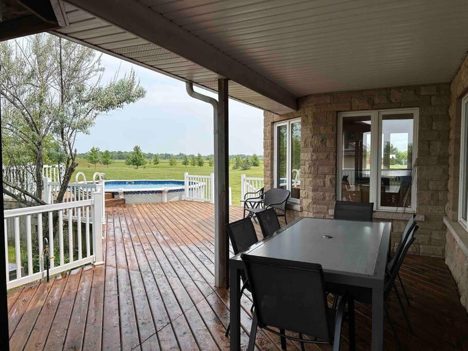 4 Bedrms, Indoor HotTub, Wineries & Niagara Falls