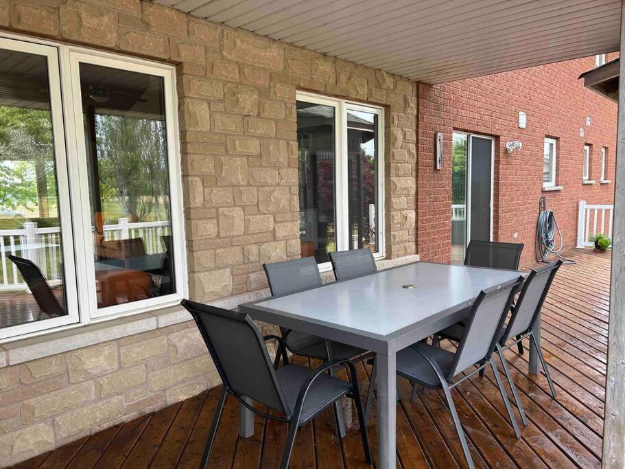 4 Bedrms, Indoor HotTub, Wineries & Niagara Falls