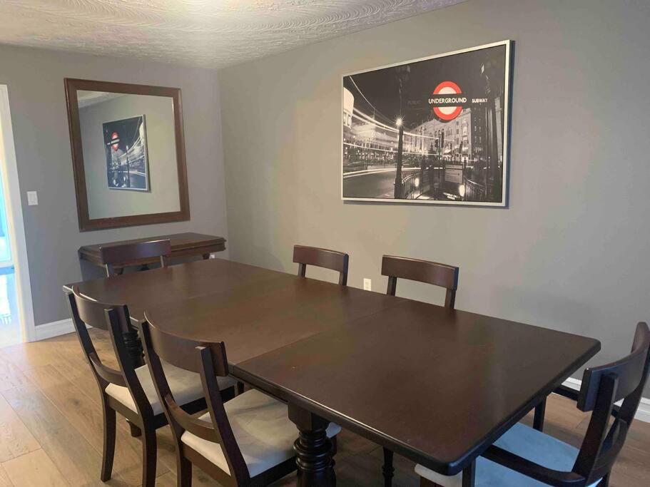 4 Bedrms, Indoor HotTub, Wineries & Niagara Falls