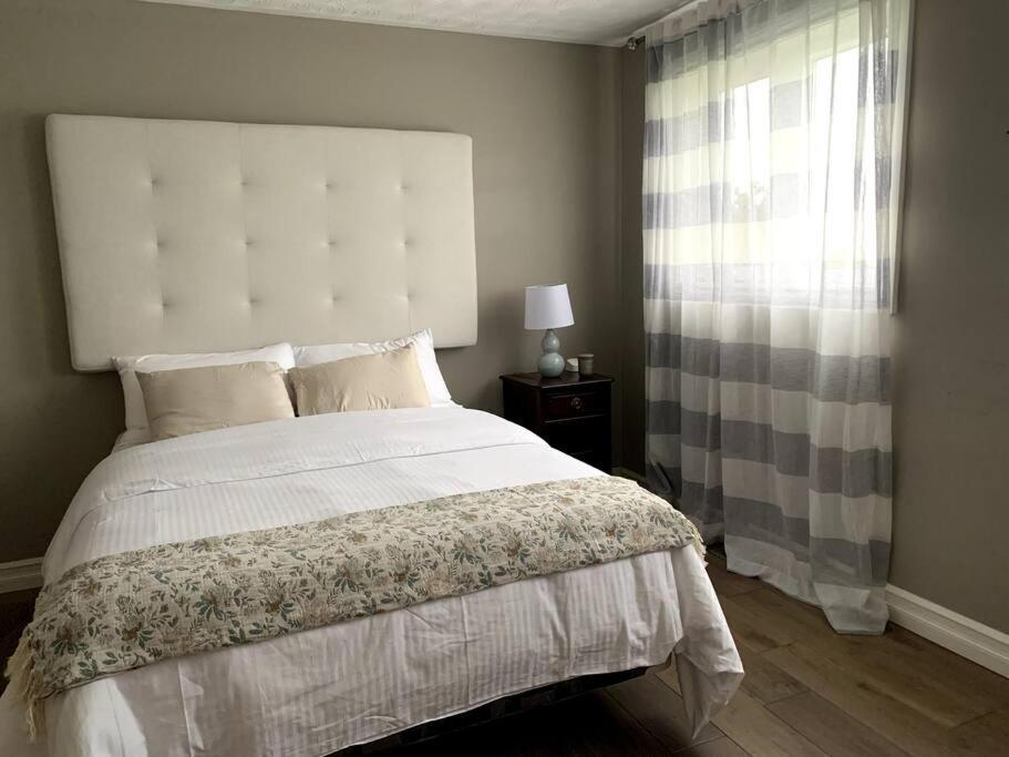 4 Bedrms, Indoor HotTub, Wineries & Niagara Falls