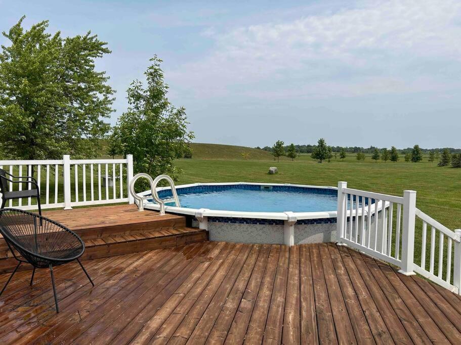 4 Bedrms, Indoor HotTub, Wineries & Niagara Falls