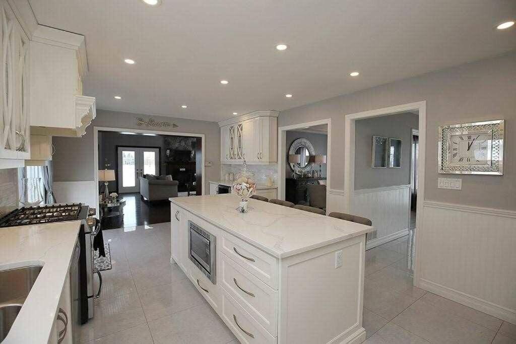 4 Bedrms, Indoor HotTub, Wineries & Niagara Falls