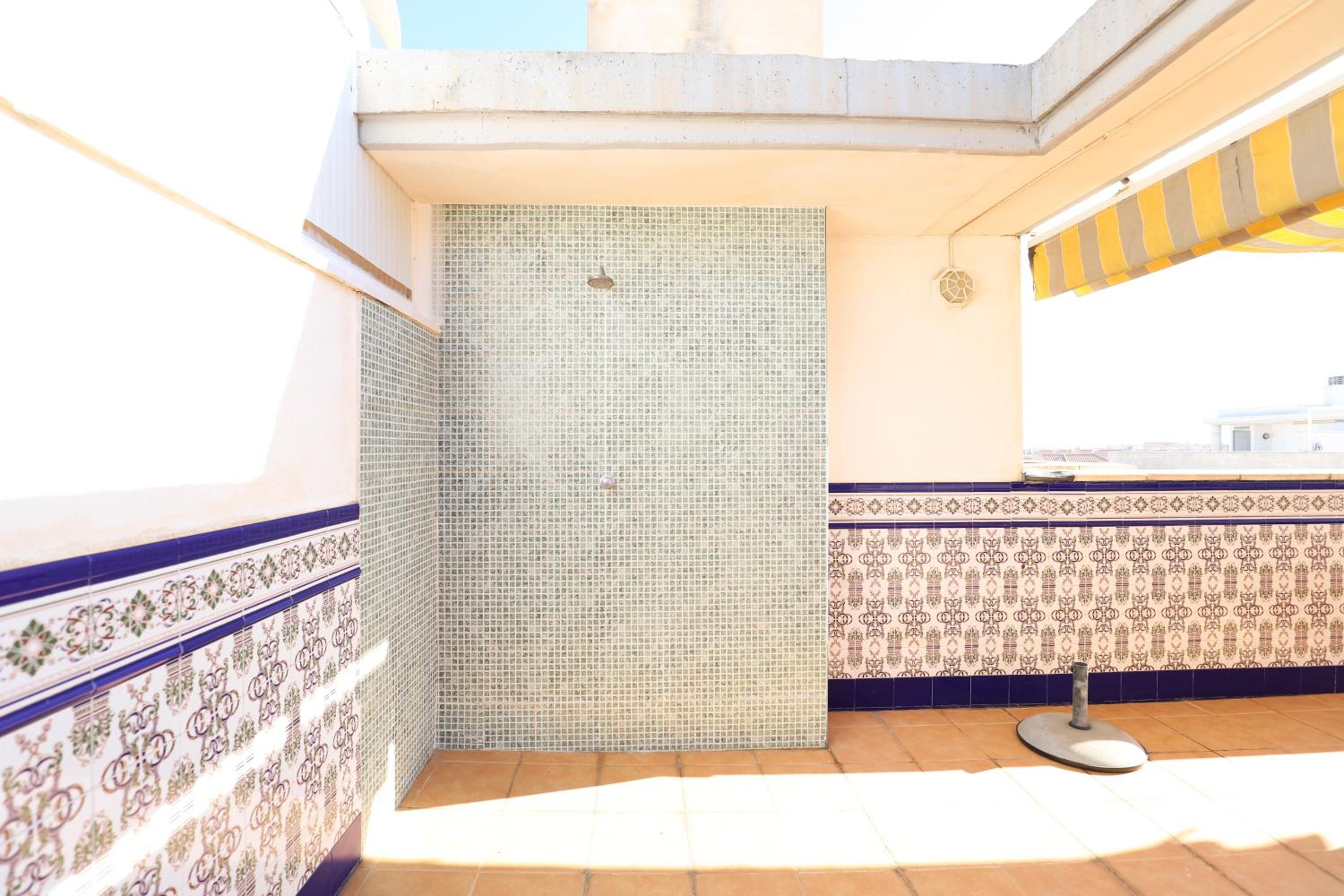 Ático con piscina en excelente urbanización by Hometels