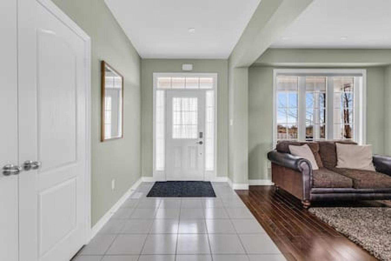 Luxury Mansion with Chefs Kitchen by Niagara Falls