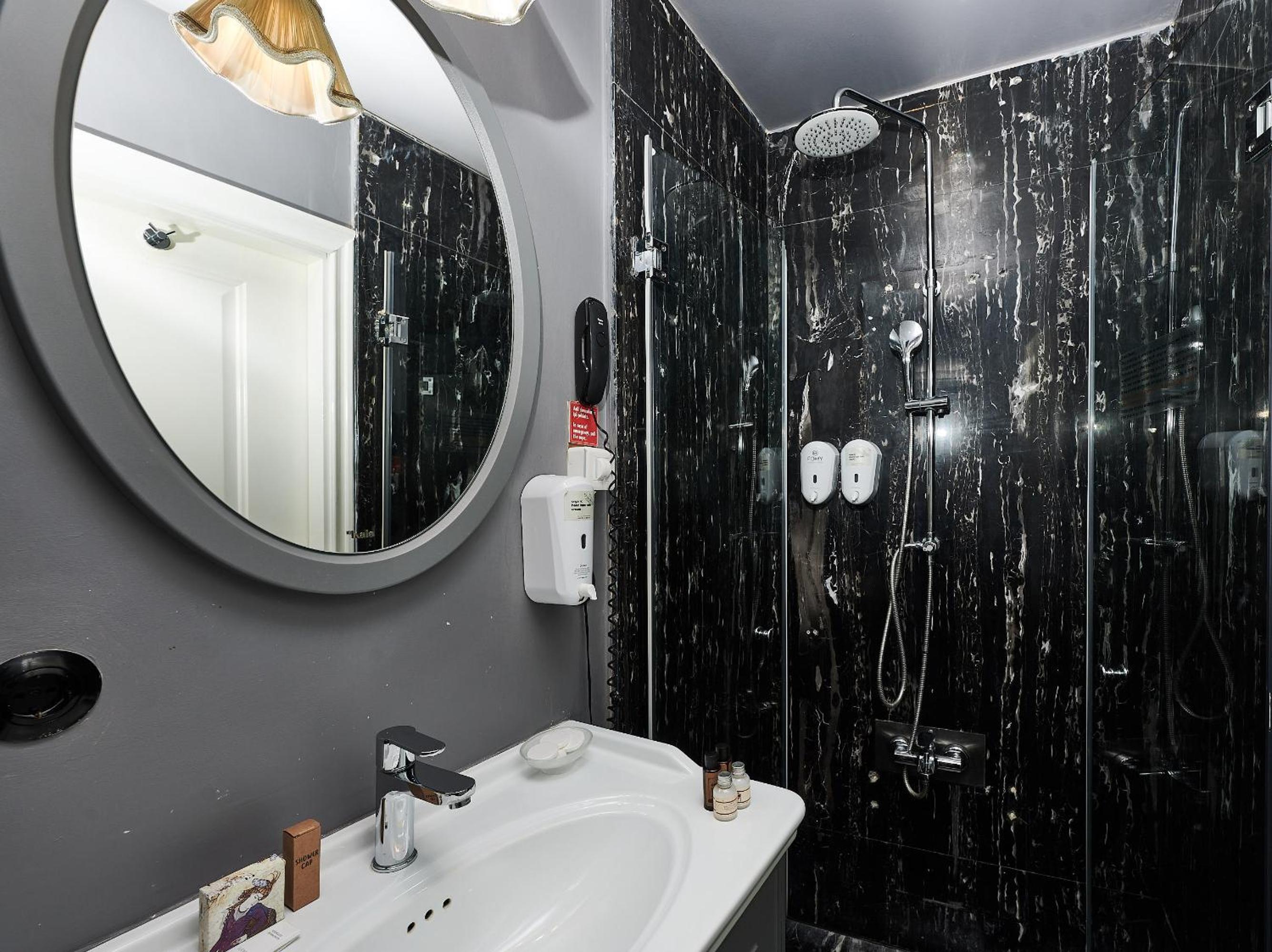 Faik Pasha Otelleri Özel Kategori Beyoğlu İstanbul - Image 77