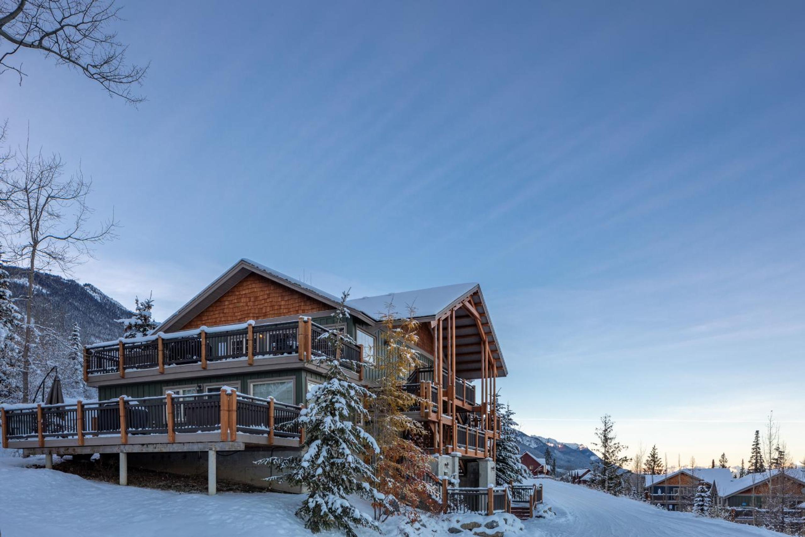 Lush Mountain Accommodations