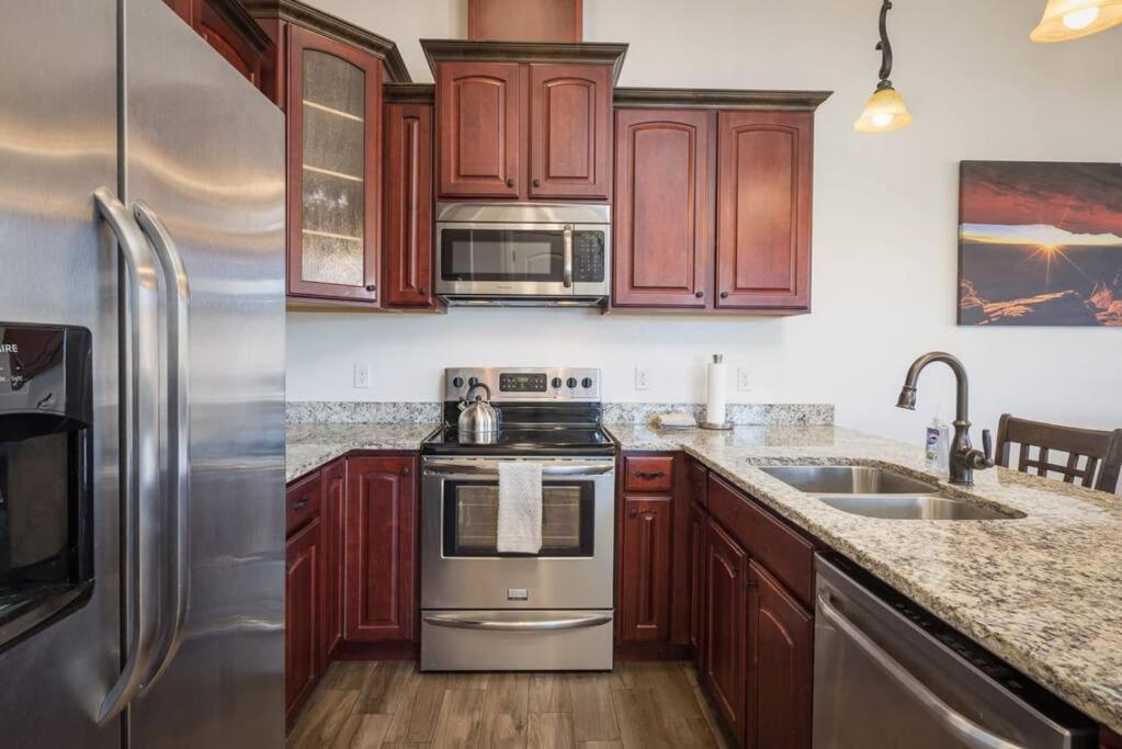 Luxury Downtown Rental - La Dolce Vita Villas #2 view 2